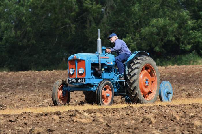 blue-tractor